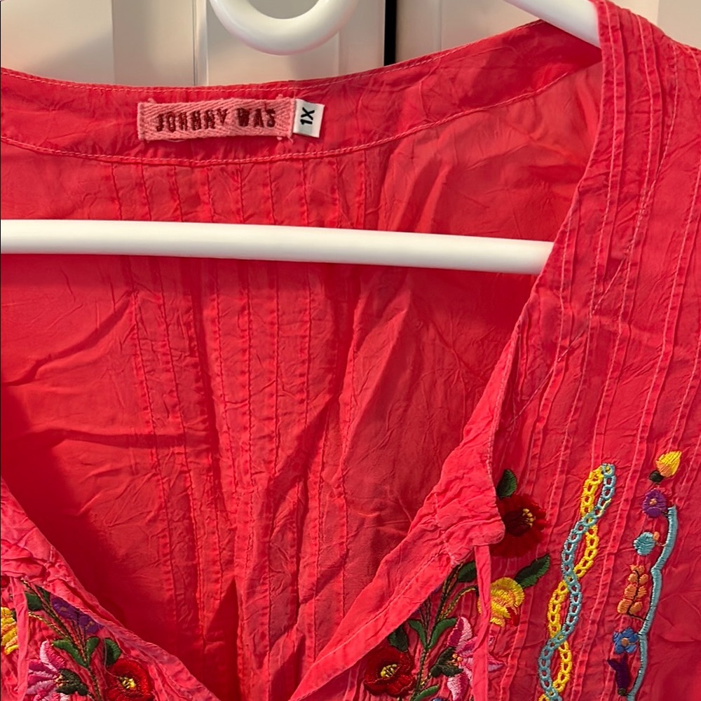 Johnny Was Fuchsia Pink Emberoidered V-Neck Blouse Sz 1X - Picture 2 of 4